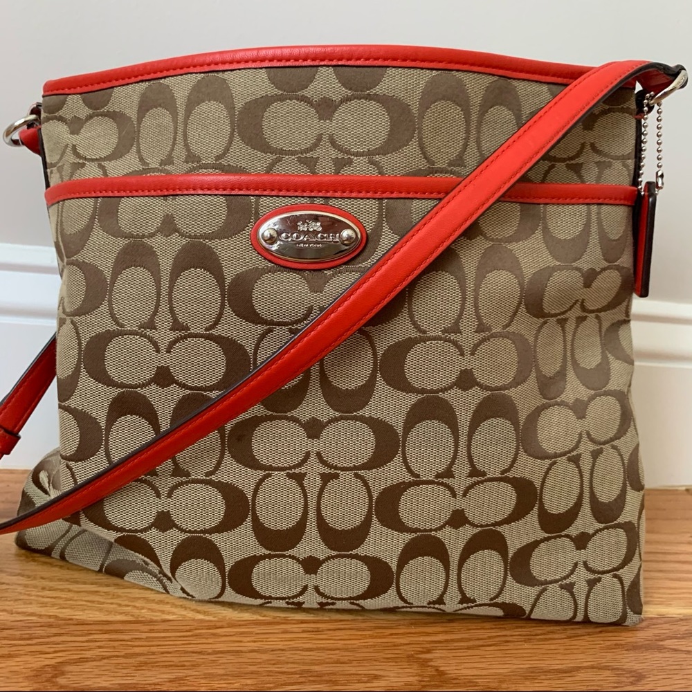Like New! Perfect Coach Fall crossbody purse